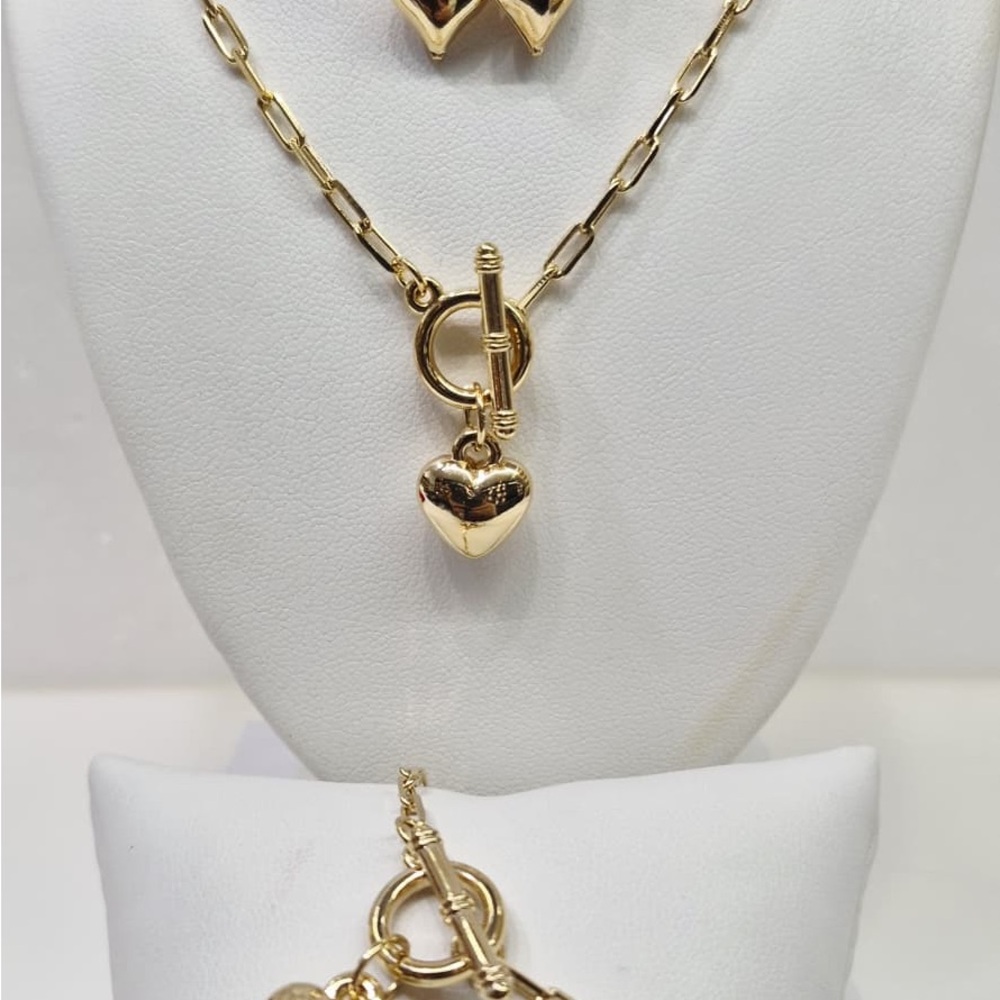 Gold Heart Pendant Necklace